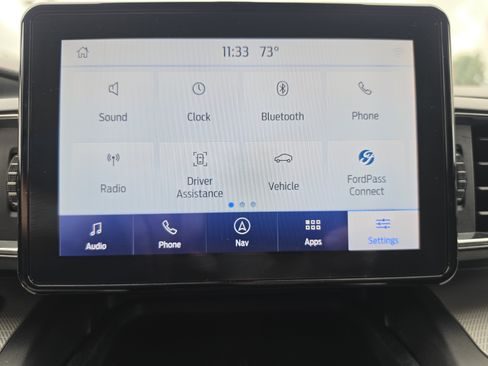 Used 2020 Ford Explorer XLT w/ Equipment Group 202A AWD/4WD image 32