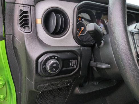 Used 2025 Jeep Gladiator Sport AWD/4WD image 24