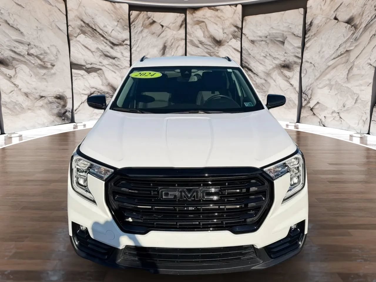 Used 2024 GMC Terrain SLT w/ Elevation Edition AWD/4WD image 4