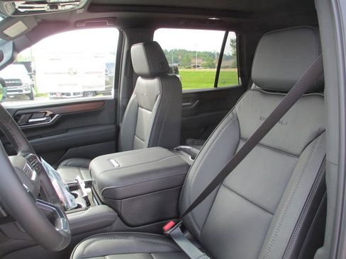 New 2026 GMC Yukon Denali w/ Sun & Power Step Package AWD/4WD image 12