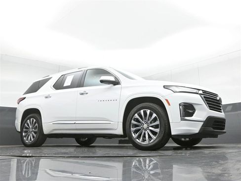 Used 2022 Chevrolet Traverse Premier w/ LPO, Floor Liner Package FWD image 32