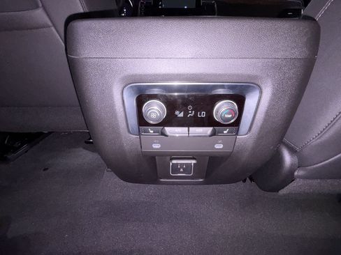 Used 2023 Chevrolet Tahoe High Country AWD/4WD image 23