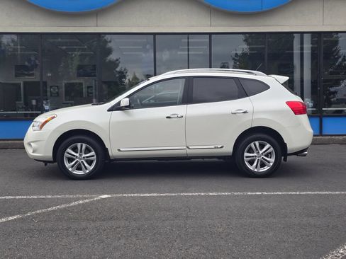 Used 2012 Nissan Rogue SV AWD/4WD image 2