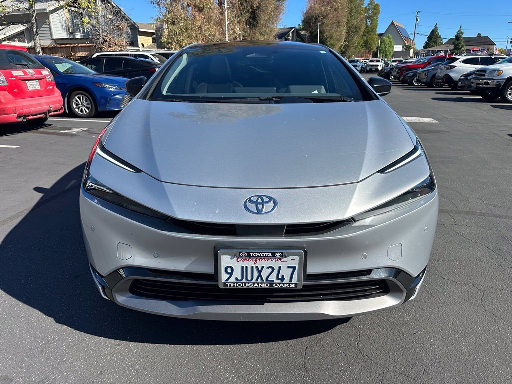 Used 2024 Toyota Prius XLE FWD image 6