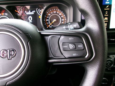 New 2025 Jeep Gladiator Sport image 11