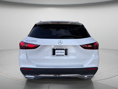 Used 2026 Mercedes-Benz GLA 250 image 4