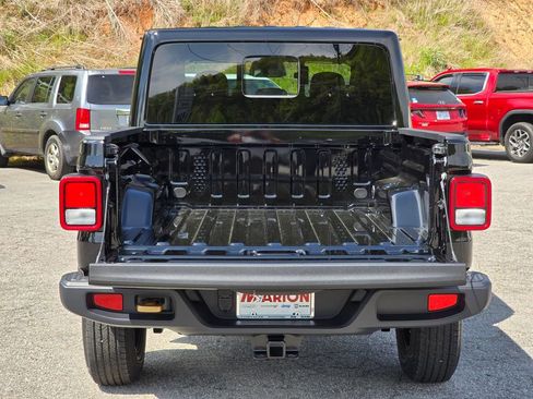 New 2026 Jeep Gladiator Sport AWD/4WD image 12