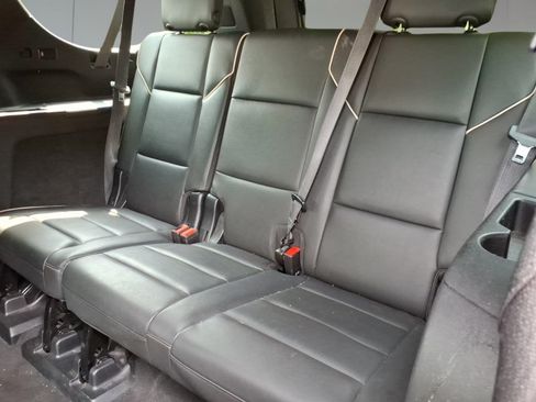 Used 2022 Cadillac Escalade ESV Premium Luxury AWD/4WD image 8