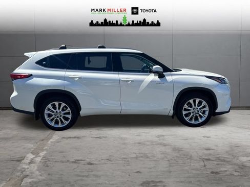 Certified 2021 Toyota Highlander Limited AWD/4WD image 7