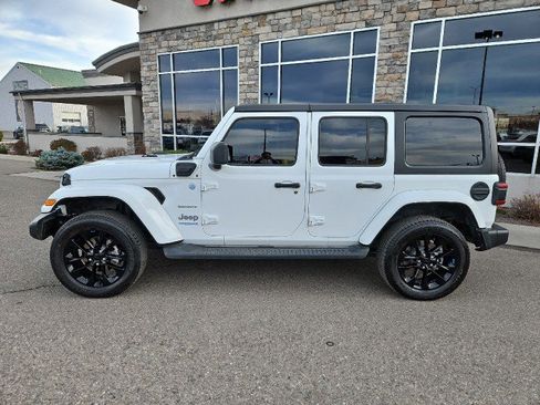 Used 2022 Jeep Wrangler Unlimited Sahara w/ Cold Weather Group image 2