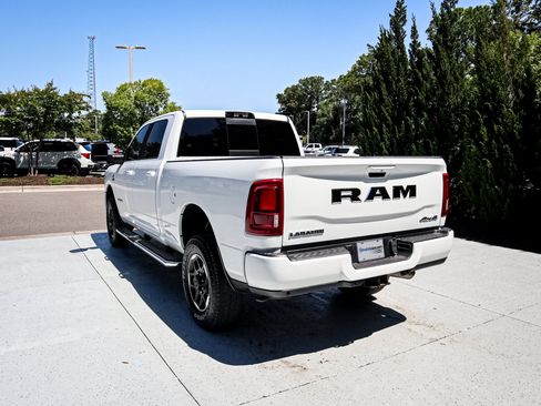 Used 2025 RAM 2500 Laramie AWD/4WD image 8