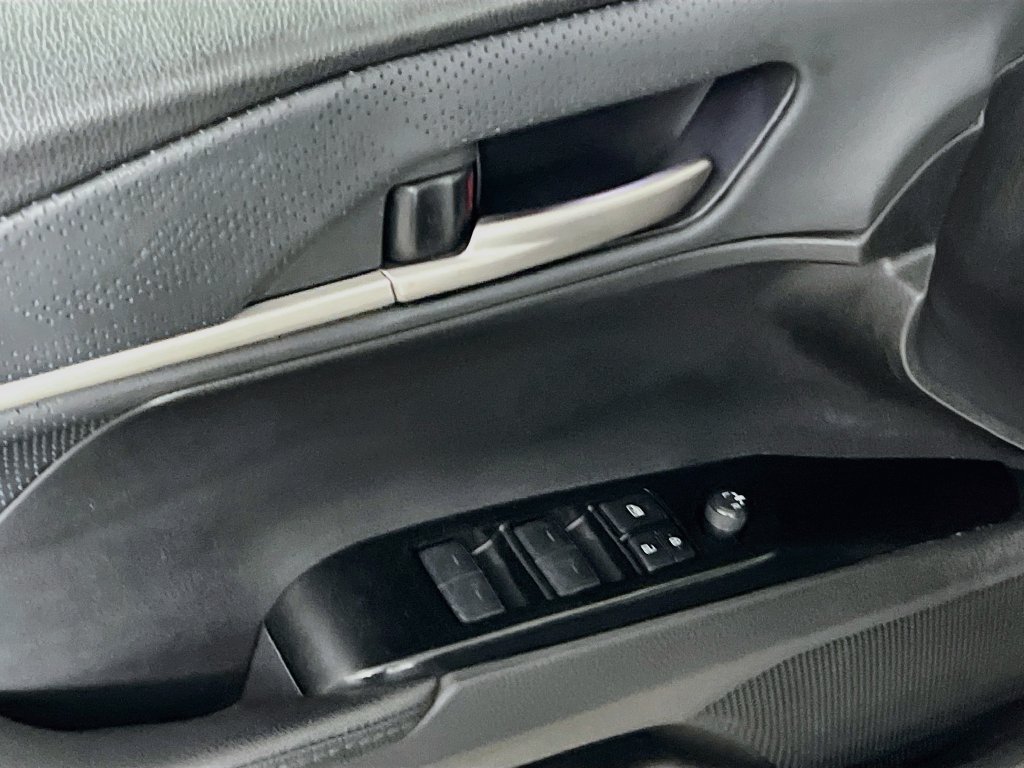 Used 2025 Toyota Camry XSE FWD image 14