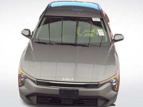 Used 2025 Kia K4 LXS image 2