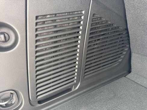 Used 2026 GMC Yukon Denali w/ Sun & Power Step Package AWD/4WD image 12