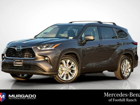 Used 2024 Toyota Highlander Limited image 1