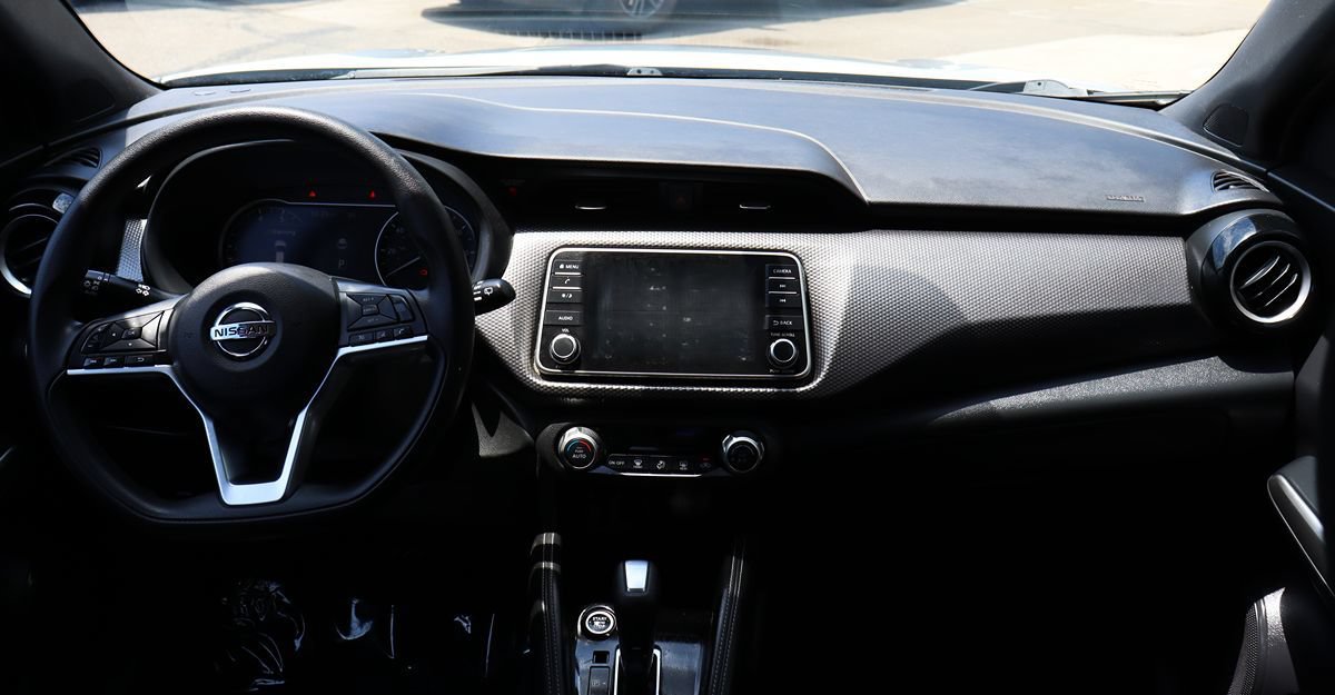 Used 2018 Nissan Kicks SV FWD image 35