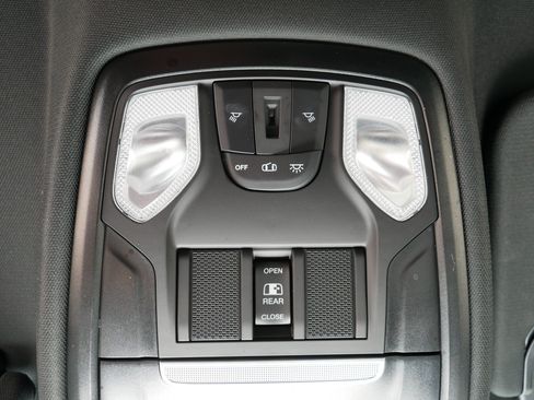 Used 2022 RAM 1500 Big Horn AWD/4WD image 33