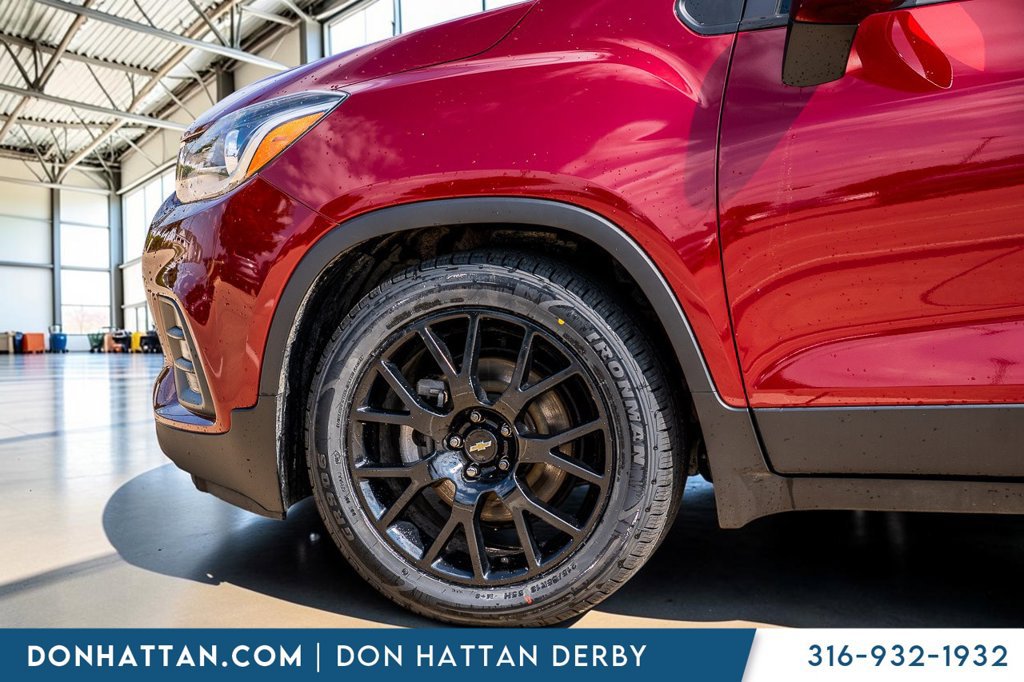 Used 2022 Chevrolet Trax LT w/ Sport Edition FWD image 36