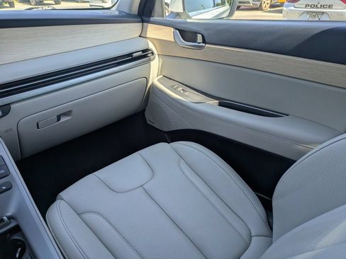 Used 2024 Hyundai Palisade Limited FWD image 20