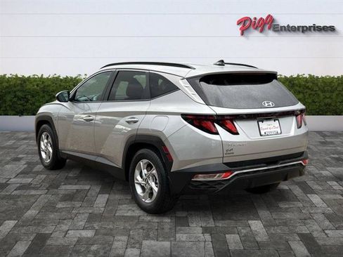 Used 2024 Hyundai Tucson SEL FWD image 2