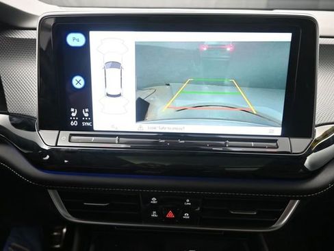 Used 2024 Volkswagen Atlas Cross Sport SEL R-Line AWD/4WD image 12
