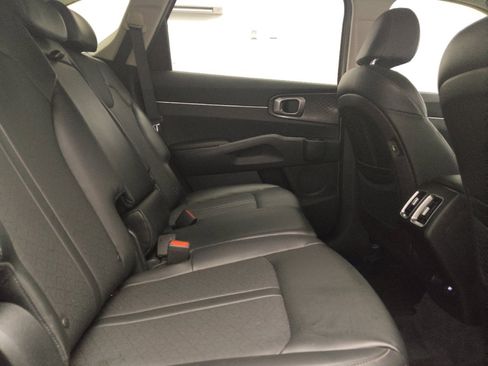 Used 2021 Kia Sorento S w/ Panoramic Sunroof Package AWD/4WD image 19
