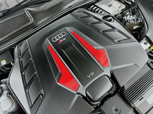 Used 2022 Audi RS Q8 w/ Carbon Optic Package image 32