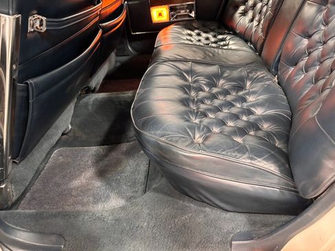 Used 1987 Cadillac Brougham RWD image 21