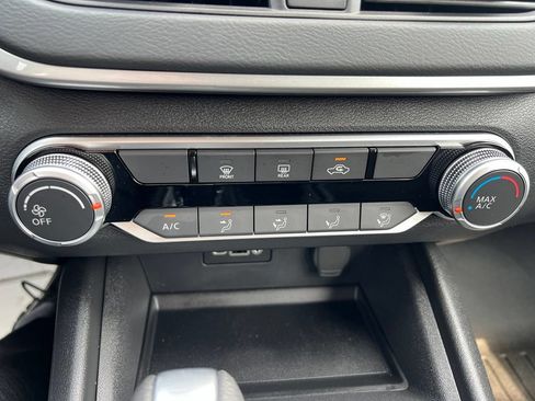 Used 2025 Nissan Altima 2.5 S FWD image 29