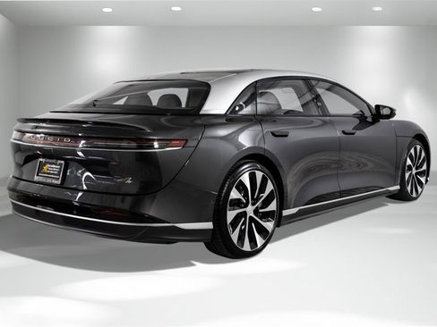 Used 2023 Lucid Air Touring image 7