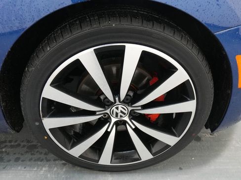 Used 2012 Volkswagen Beetle Turbo FWD image 10