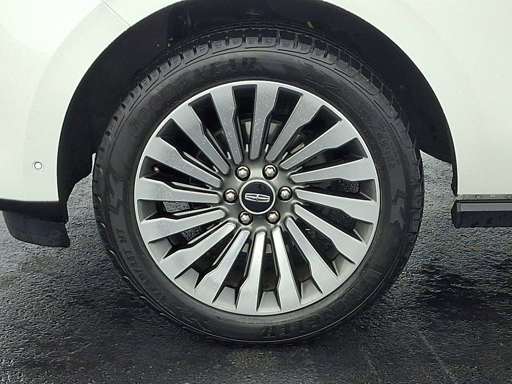 Certified 2020 Lincoln Navigator Reserve w/ Equipment Group 201A Reserve AWD/4WD image 8
