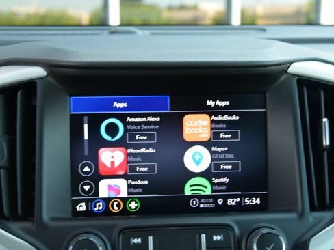 Used 2024 GMC Terrain SLT image 23