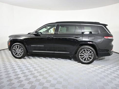 Used 2024 Jeep Grand Cherokee L Summit AWD/4WD image 3