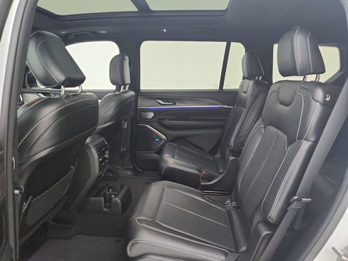 Used 2023 Jeep Grand Cherokee L Overland AWD/4WD image 36