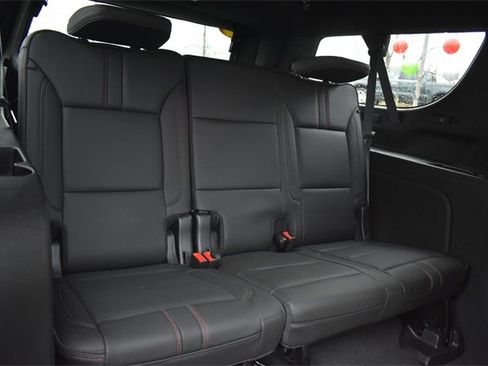 Certified 2022 Chevrolet Suburban RST w/ Sport Performance Package image 19