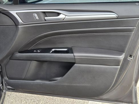 Used 2015 Ford Fusion Titanium image 23