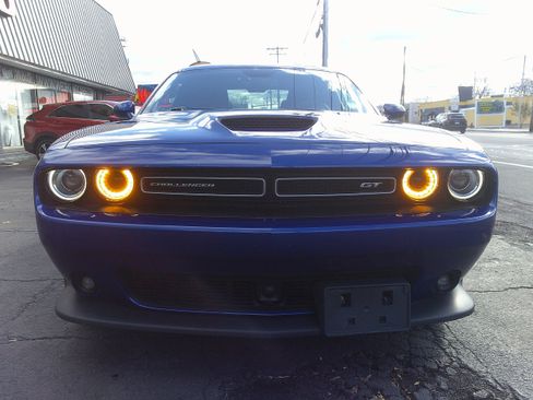 Used 2022 Dodge Challenger GT w/ Plus Package image 9