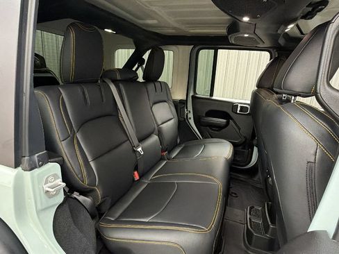 Used 2024 Jeep Wrangler Unlimited AWD/4WD image 41