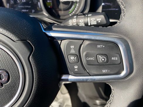Used 2025 Jeep Wrangler Unlimited Sahara w/ Safety Group AWD/4WD image 56