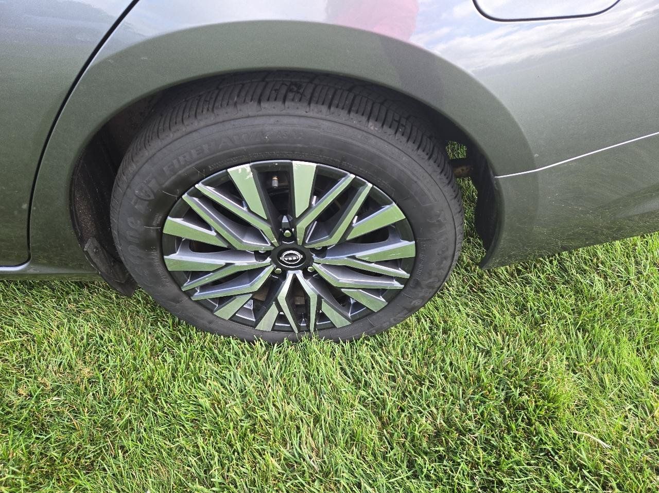 Used 2023 Nissan Altima 2.5 SV FWD image 7