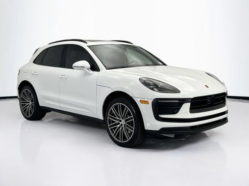 Used 2026 Porsche Macan AWD/4WD image 9