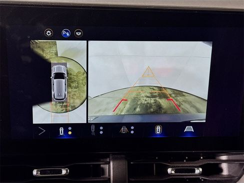 Certified 2025 Chevrolet Equinox LT w/ Convenience Package II image 12