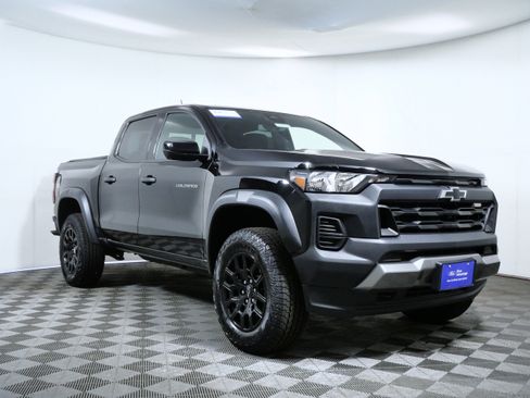 Used 2023 Chevrolet Colorado Trail Boss w/ Technology Package AWD/4WD image 1