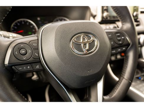 Used 2019 Toyota RAV4 XLE Premium w/ Cold Weather Package AWD/4WD image 31
