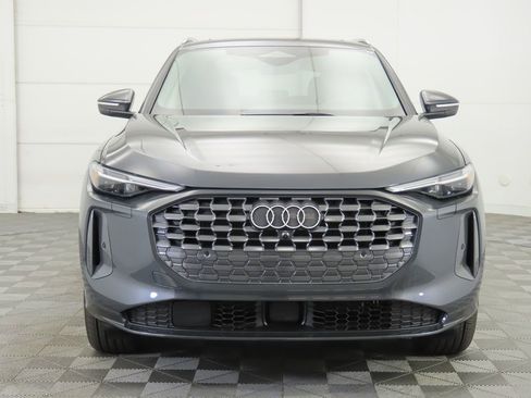 Used 2025 Audi Q5 2.0T Premium Plus w/ Premium Plus image 3