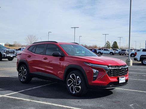 New 2026 Chevrolet Trax RS w/ Driver Confidence Package FWD image 4