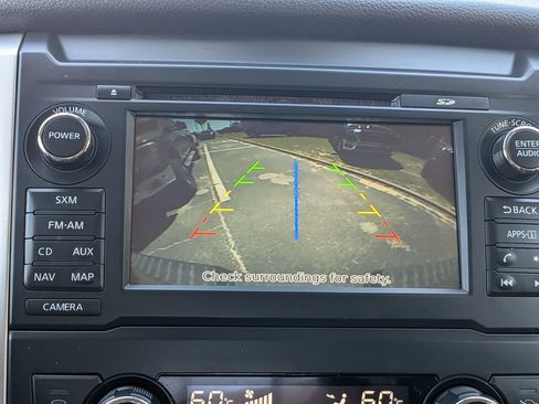 Used 2017 Nissan Titan SV image 21