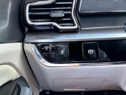 Used 2024 Kia Sportage EX image 32