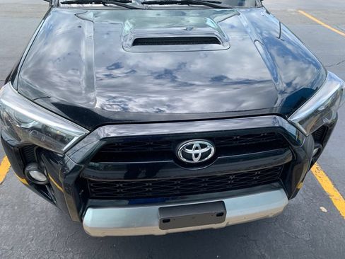 Used 2019 Toyota 4Runner TRD Off-Road Premium AWD/4WD image 11